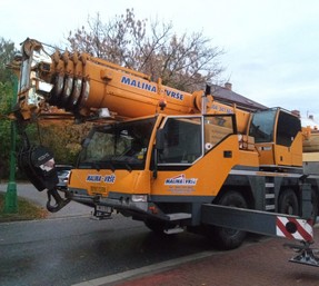 Jeřáb Liebherr 1055